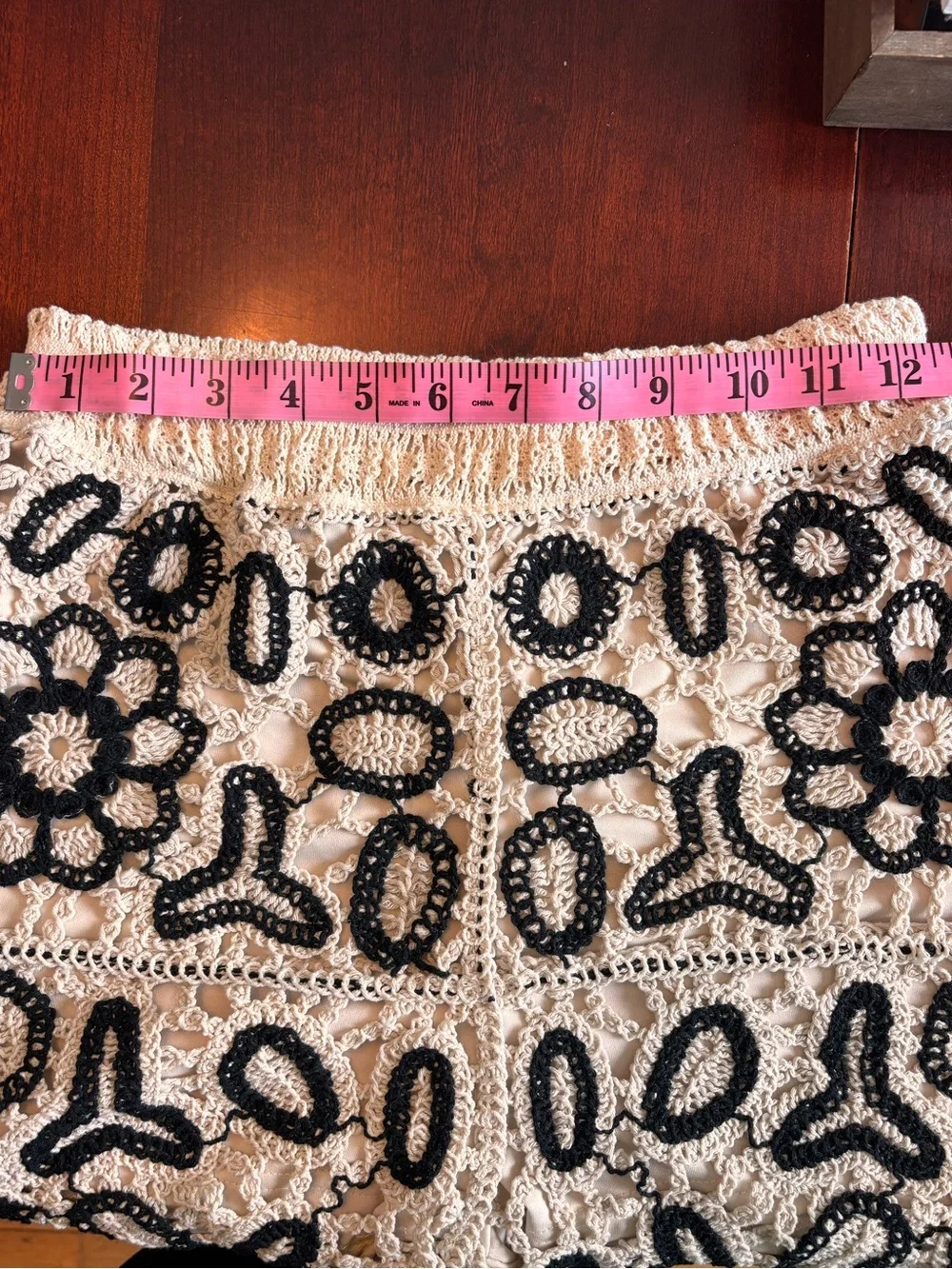 Boho Resort Crochet Shorts Floral Lace Open Knit Coastal Festival Size Small